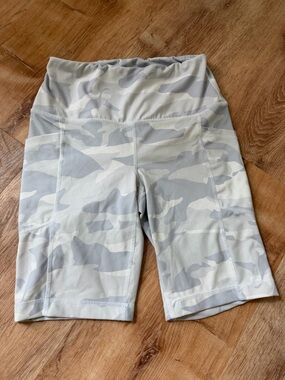 Yogalicious Light Gray Camo High-Waist Bike Shorts